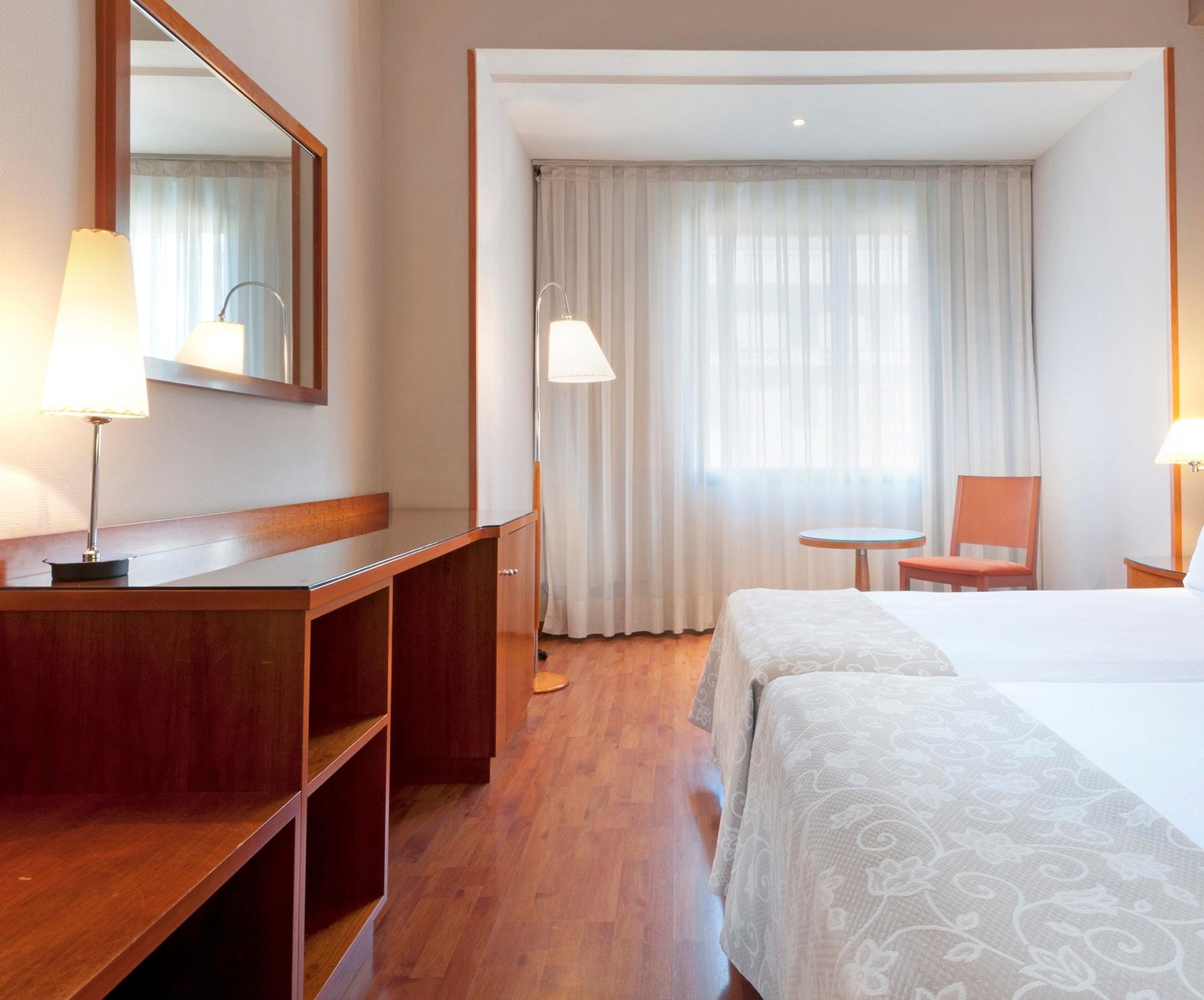 Hotel Madrid Centro, Affiliated By Melia Exterior photo